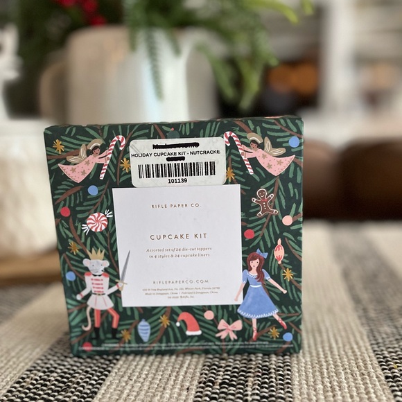 Rifle Paper co. Nutcracker Cupcake kit New in box - Picture 2 of 2